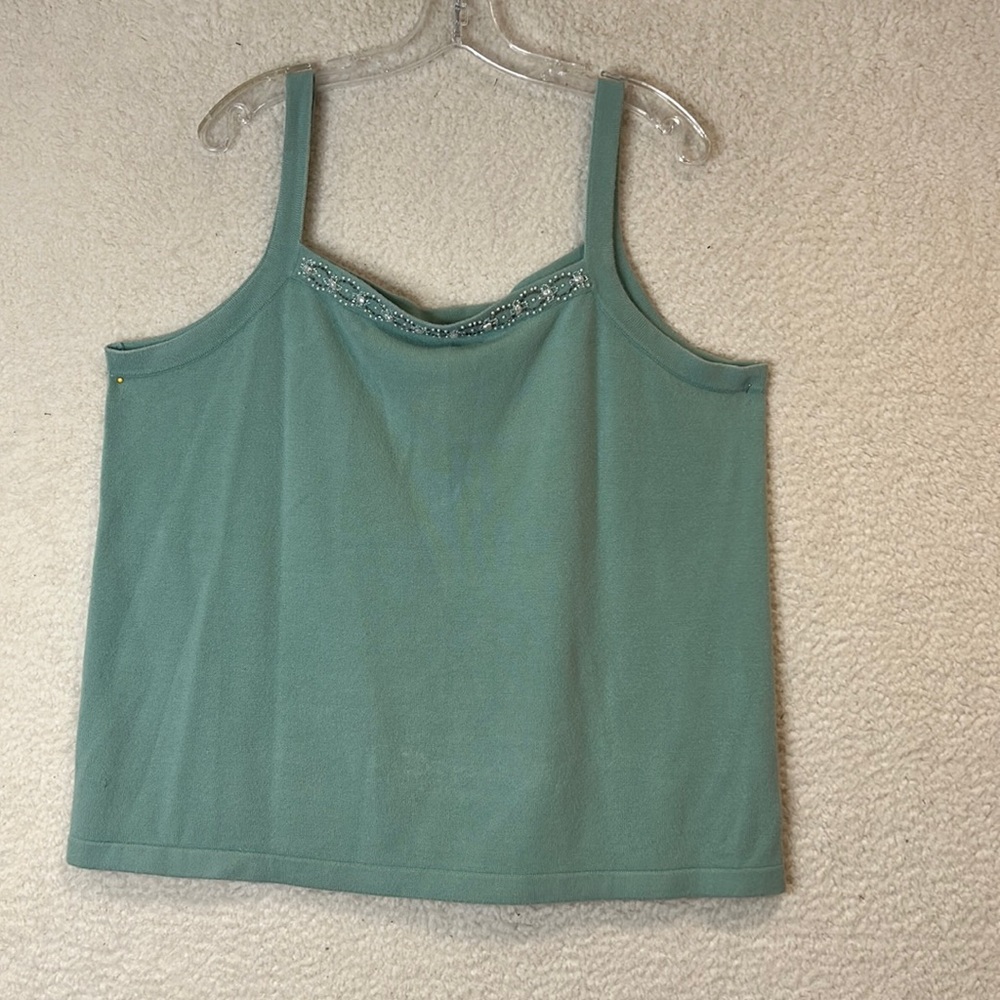 Dressbarn woman mint green tank top style sweater embellishments pearls 22 / 24